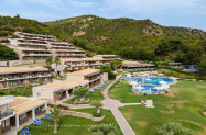 5* Thassos Grand Resort Тасос - чадър на плажа, първа линия море