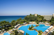 5* Хотел Sani Beach Халкидики - чадър на плажа, басейни, SPA зона