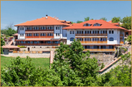 3* Парк Хотел Севастократор Арбанаси - отдих и релакс, басейн с шезлонги