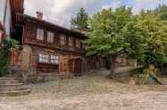 Зарковата Къща Жеравна - механа + барбекю, в къща с компанията