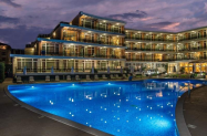 3* Хотел Мирамар Каваците - на 50 м от плаж Каваци + басейн