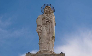 Монумент Света Богородица