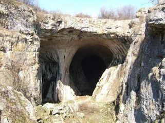 Пещера Проходна (Божиите очи)