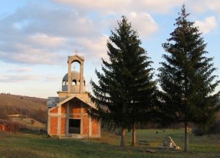 Църква в местността Песковица - с. Несла