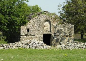 Пустата църква - с. Камено поле