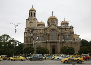 Катедрала Варна (Успение Богородично), информация, отзиви, карта и ...