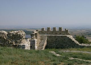 Мезешка крепост, информация, отзиви, карта и снимки - Почивка.бг