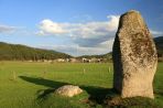 Скално-изсечен менхир - с. Побит камък