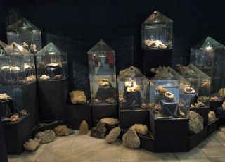 Кристална зала Родопски кристал (музей)