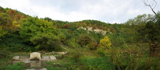 Алботински скален манастир