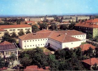Кръстата казарма, информация, отзиви, карта и снимки - Почивка.бг