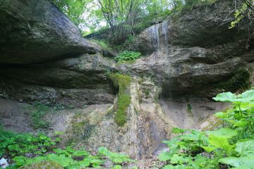 Водопад Скакалото