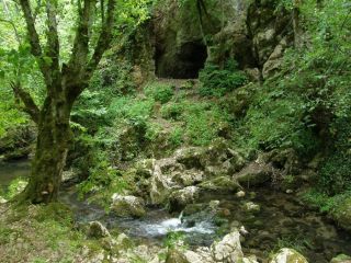 Пещери Леярниците