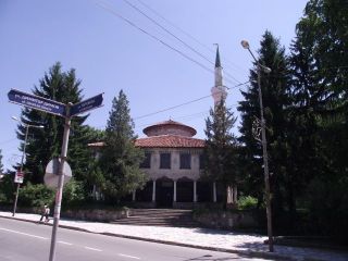 Байракли джамия