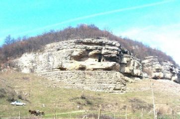 Крепчански скален манастир