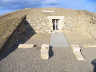 Тракийска гробница Момина могила