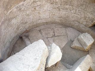 Тракийска гробница Момина могила