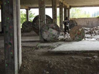 Закрит терен за пейнтбол в София