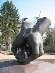 Паметник на дарителите - Свищов