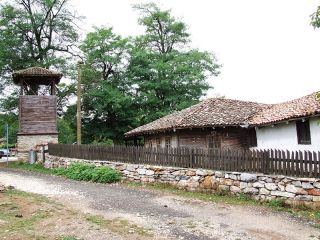 Църква Св. Димитър в село Бръшлян