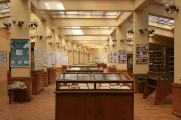 Музей по минералогия, петрология и полезни изкопаеми