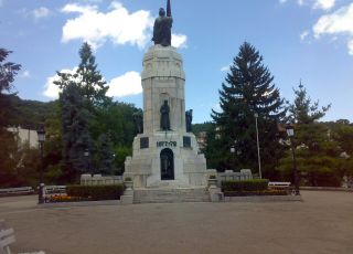 Паметник Майка България - Велико Търново, информация, отзиви, карта и ...