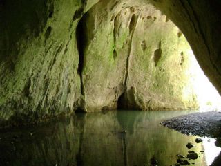 Пещера Парниците