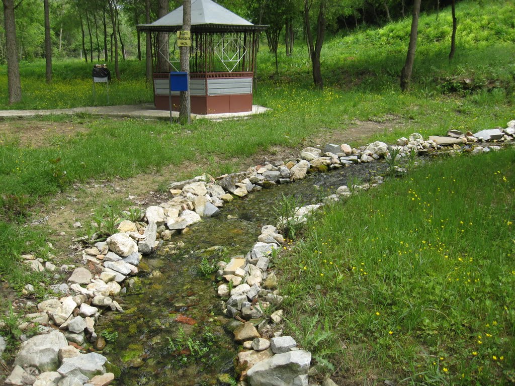 Местност и пещера Дрънчи Дупка