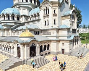 България Ленд, Правец